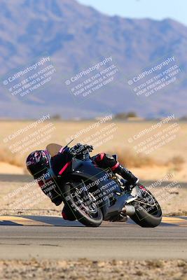 media/Jan-08-2022-SoCal Trackdays (Sat) [[1ec2777125]]/Turn 4 (1145am)/